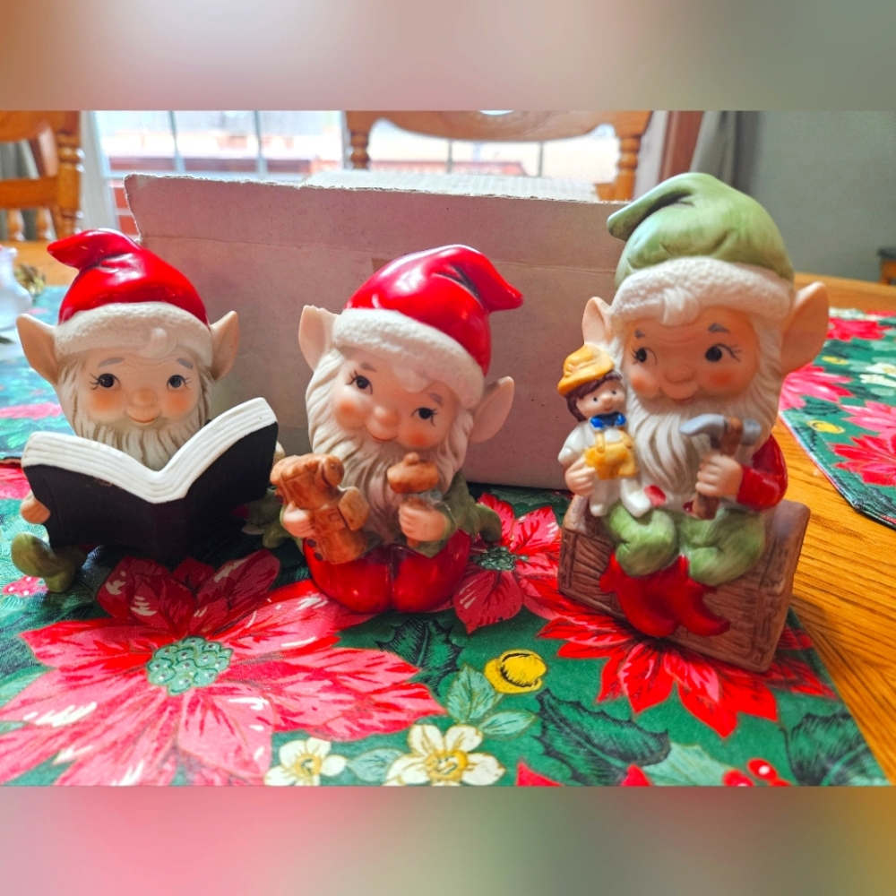Toy maker elves